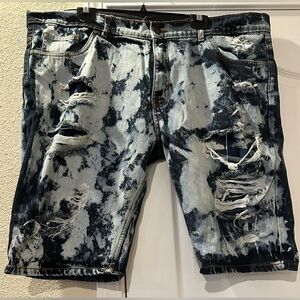 Men’s gently used ripped/ faded denim shorts